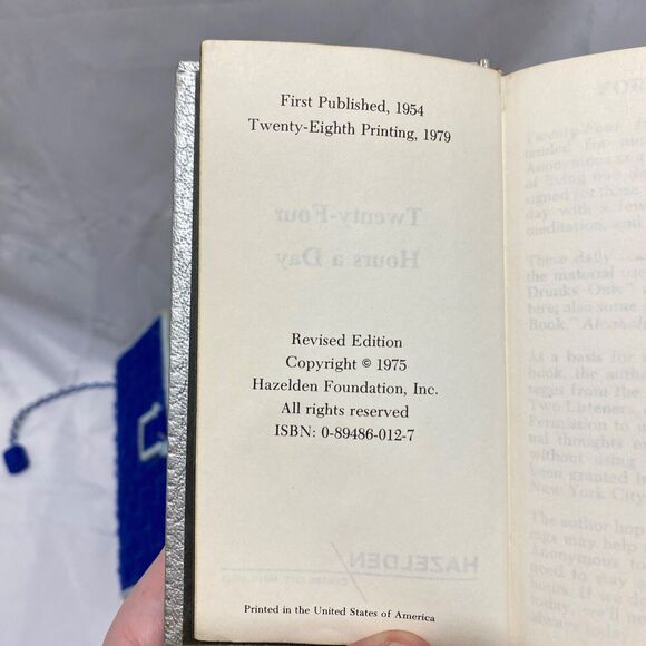 Twenty-Four Hours a Day Hazelden 25th Anniversary Edition 1979 Rare Hardcover - Picture 9 of 11